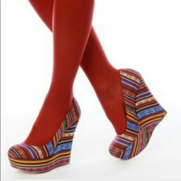 Steve Madden tribal wedge platform - Picture 3 of 6